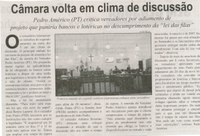 Câmara volta em clima de discussão: Pedro Américo (PT) critica vereadores por adiamento de projeto que puniria bancos e lotéricas no descumprimento da " Leis das filas". Correio de Minas, Conselheiro Lafaiete, 09 ago. 2014, p. 4.