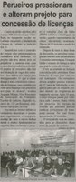 Perueiros pressionam e alteram projeto para concessão de licenças. Correio de Minas, Conselheiro Lafaiete,  14 fev. 2015, p. 6.