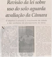 Revisão da lei sobre uso do solo aguarda avaliação da Câmara: o objetivo é orientar o cresacimento das cidades e dar condições de planejamento de obras. Jornal Correio da Cidade, Conselheiro Lafaiete, 17 mai. 2014, p. 6.
